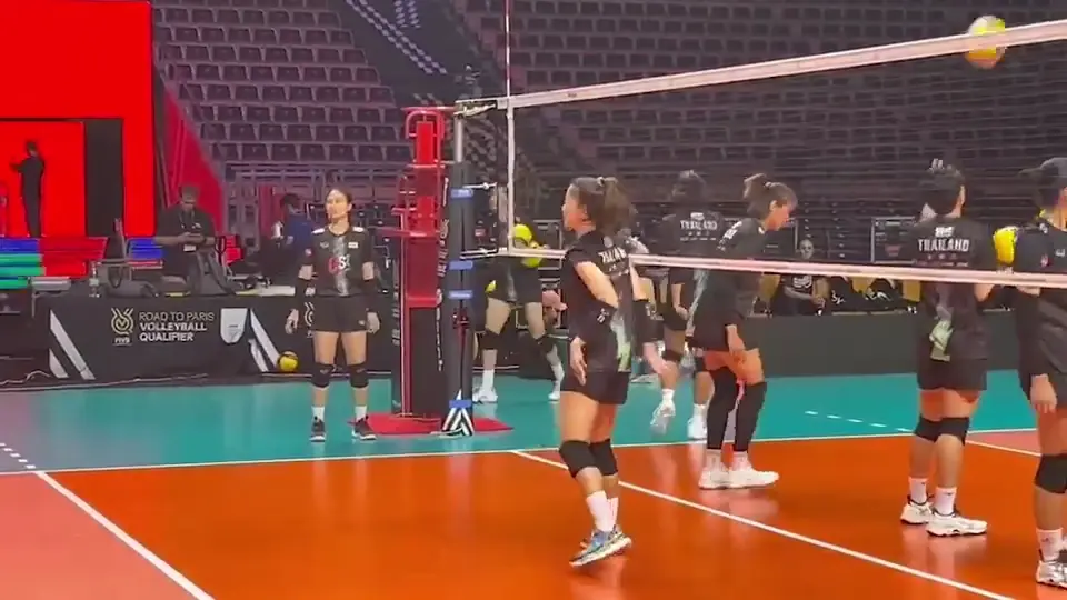 วอลเลย์บอลหญิงทีมชาติไทย ซ้อมสนามจริงก่อนดวล เยอรมนี ศึกคัดโอลิมปิก (คลิป)