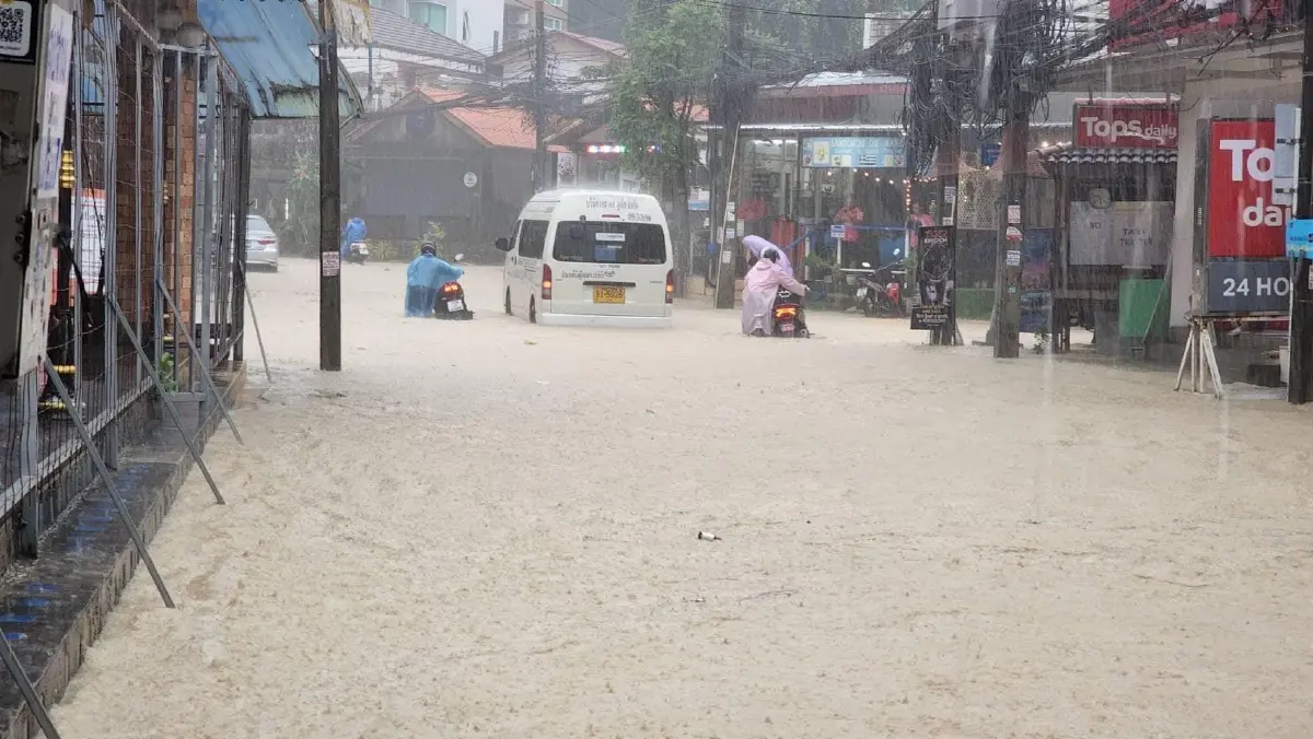 ภูเก็ตอ่วม! ฝนตก 3 ชม.จมบาดาลการจราจรเป็นอัมพาต