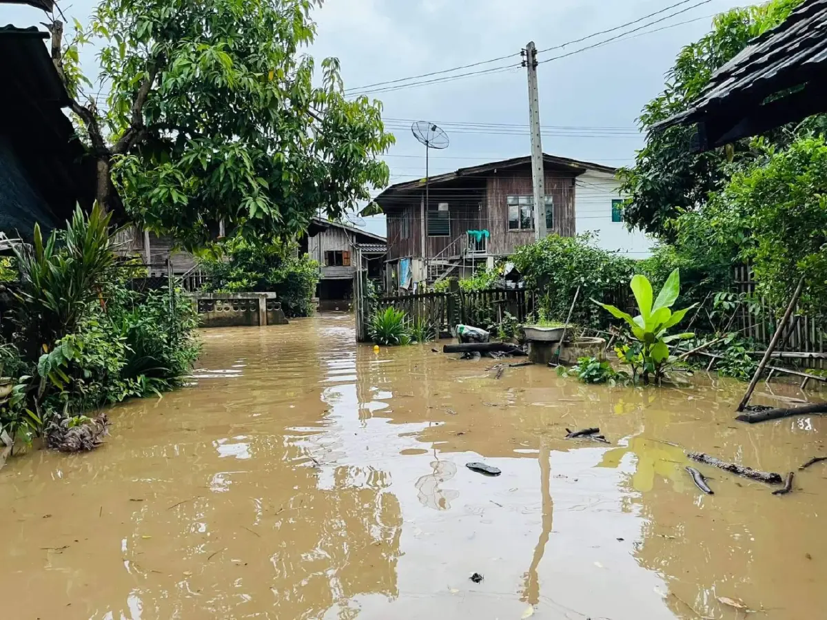 น้ำป่าดอยอินทนนท์ทะลัก ท่วมบ้านเรือน หลังฝนตกหนักต่อเนื่อง