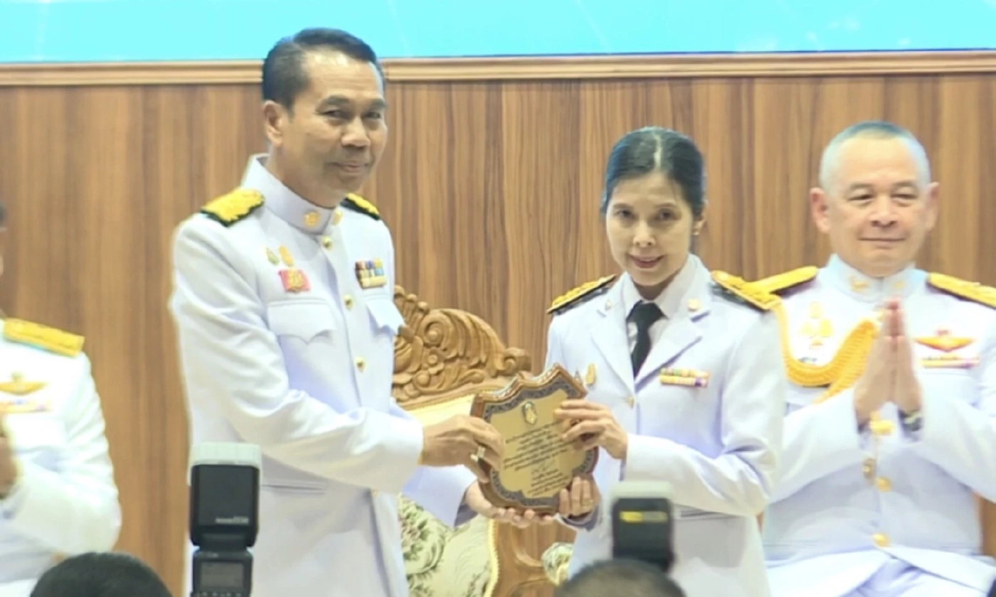 "สุทิน" ปิดหลักสูตร "วปอ." อวยเป็นหลักสูตรที่ดี-มีคุณภาพ