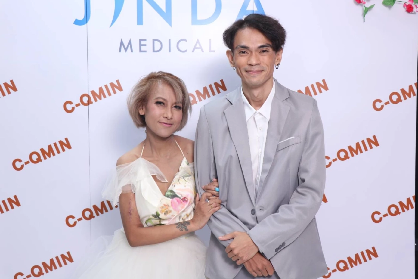 แจ๊ค เชิญยิ้ม ควง หญิง อภิสรา ใส่ชุดแต่งงาน หลังอาการป่วยกำเริบ!! 