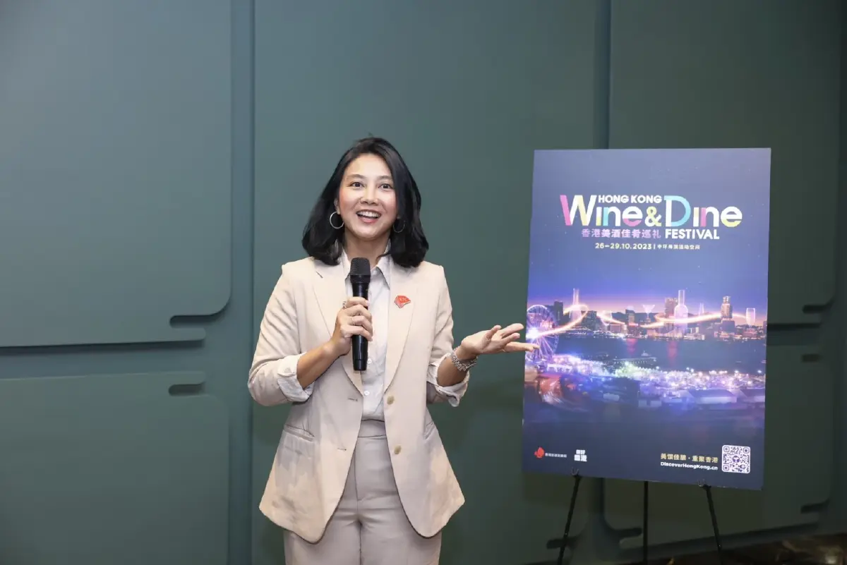 นางสาวพัทธ์ธีรา อนันต์โชติพัชร ผู้บริหารสูงสุด KTC World Travel Service และหมวดท่องเที่ยวสายการบิน “เคทีซี” 