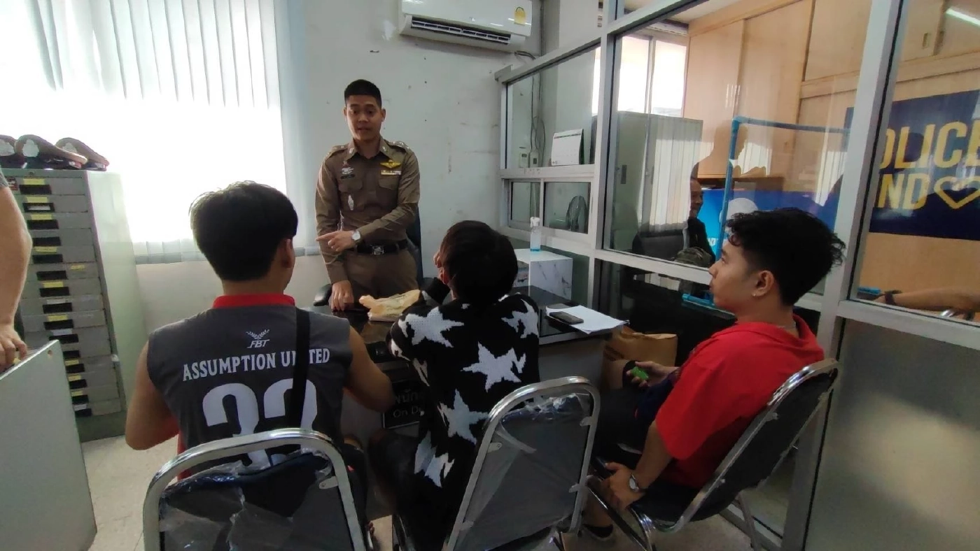 รวบทันควัน "แก๊งเด็กใต้" ดักแทงหนุ่มนักศึกษา ม.ดัง คู่อริดับคาปั๊มน้ำมัน