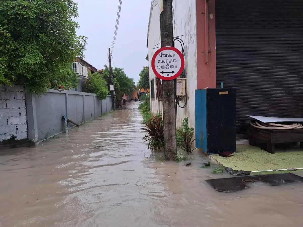 ระทึก! ฝนถล่มดินสไลด์ทับบ้านพัก ในอุทยานแห่งชาติตะรุเตา