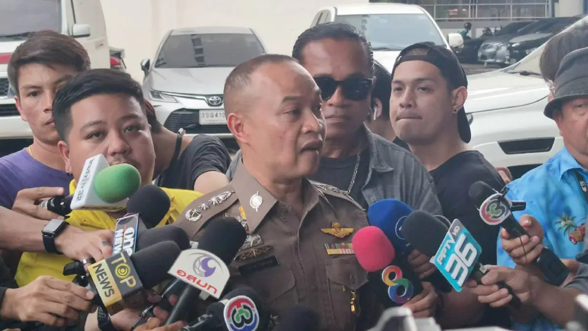 พล.ต.ท.ไตรรงค์ ผิวพรรณ หัวหน้าศูนย์ PCT