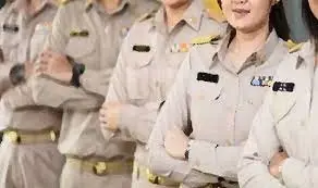 "สมชัย" โพสต์ต่อ ปมร้อน "จ่ายเงินเดือนข้าราชการ 2 งวด" ชี้รัฐควรรีบถอย