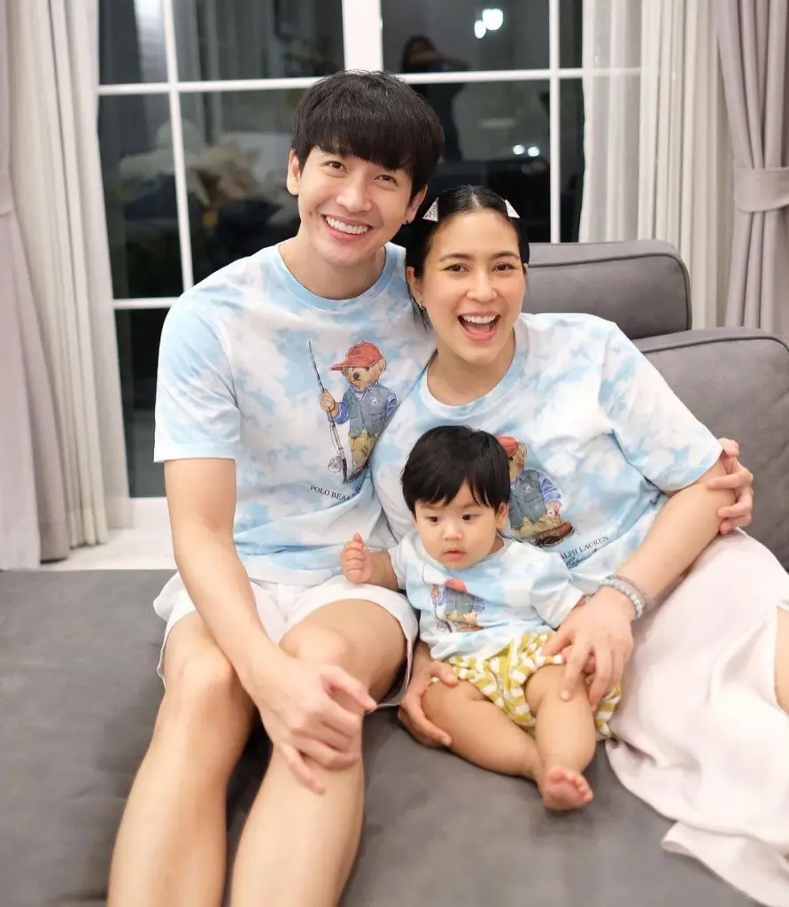 มัดรวมภาพ "น้องพีร์เจ" ขึ้นแท่นขวัญใจโซเชียลฮอตไม่แพ้ พ่อพุฒ-แม่จุ๋ย