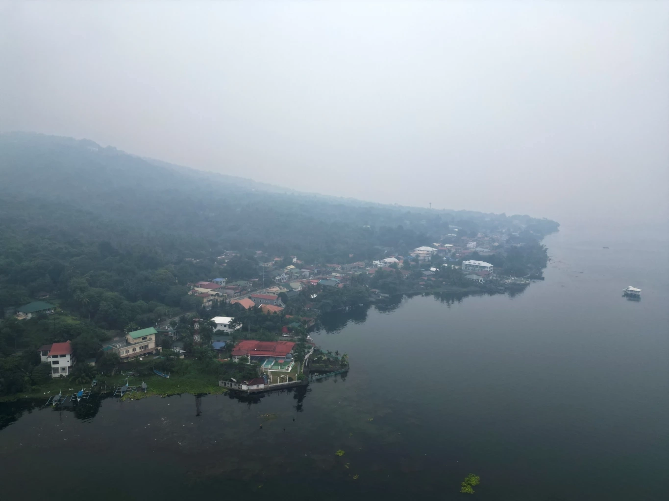 ฟิลิปปินส์เตือนภัยหมอกควันภูเขาไฟ เด็กป่วยหลายสิบคน