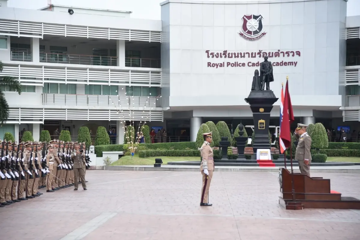 พายุฝนพัดโหม พิธีทรงเกียรติ "ตำรวจเกษียณราชการ" ปีงบ 2566(มีคลิป)