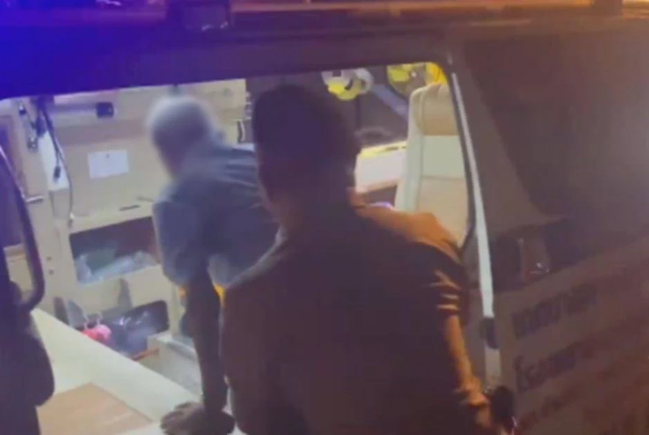 ชื่นชม! สายตรวจบ้านบึง จับมือเจ้าอาวาสวัดดัง ช่วยกัน ออกรับผู้ป่วยส่ง รพ. ยามว่าง