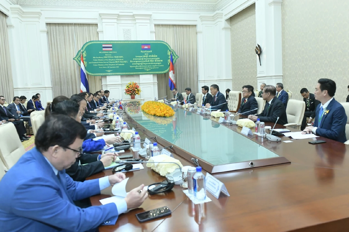 "นายกฯไทย-กัมพูชา" ต่างยินดีต่อกันหลังรับตำแหน่ง พร้อมร่วมมือกันมากขึ้น