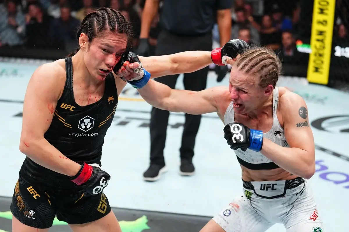 "กราสโซ" ย้ำแค้น "เชฟเชนโก" ป้องกันแชมป์โลกฟลายเวต UFC สมัยแรก