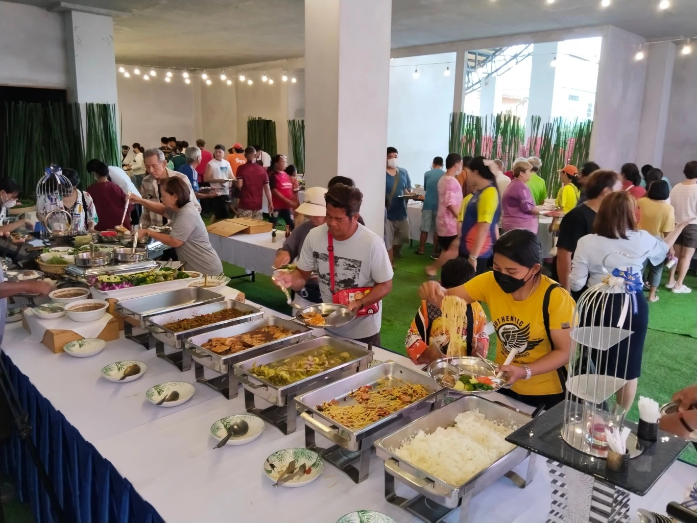 บุฟเฟ่ต์อินเตอร์อิ่มคุ้ม 20 บาท เด็กอายุต่ำกว่า 12 ปี กินฟรี