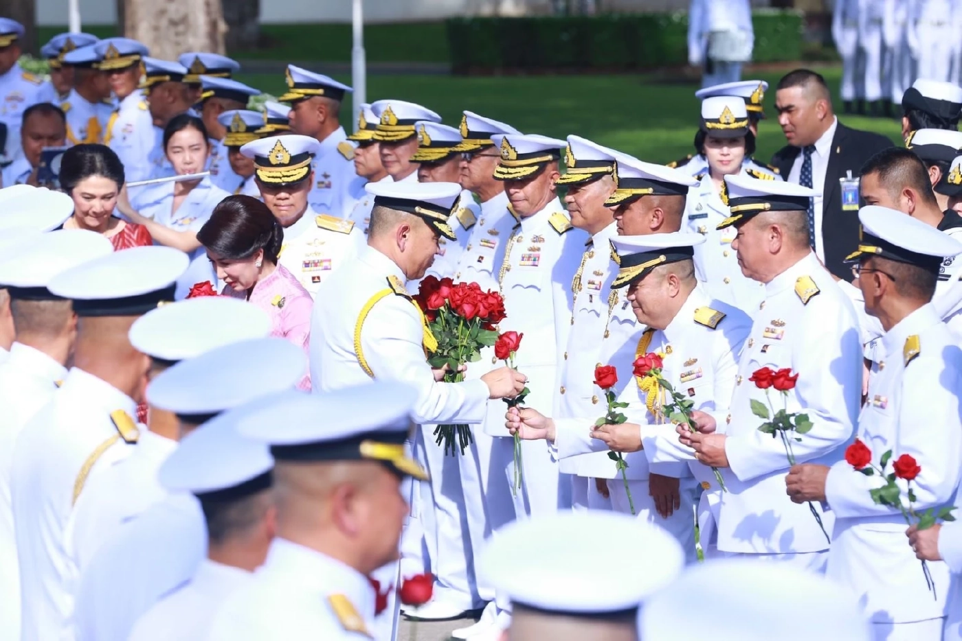 "บิ๊กจ๊อด" ส่งไม้ต่อ "บิ๊กดุง" รับมอบหน้าที่ "ผบ.ทร." คนที่ 57 แห่งราชนาวีไทย