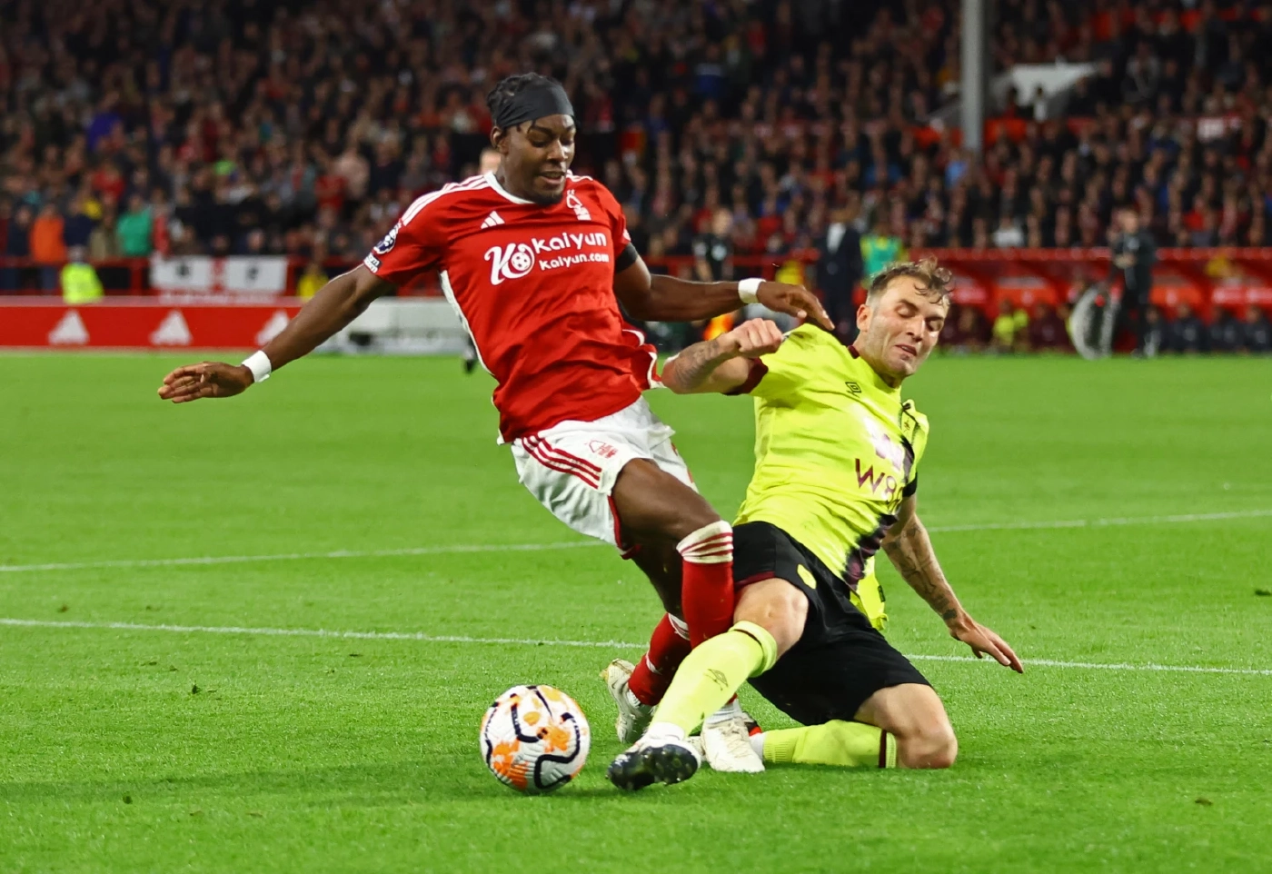 อัปเดต "ตารางคะแนนพรีเมียร์ลีก" หลัง "ฟอเรสต์" เจ๊า "เบิร์นลี่ย์"