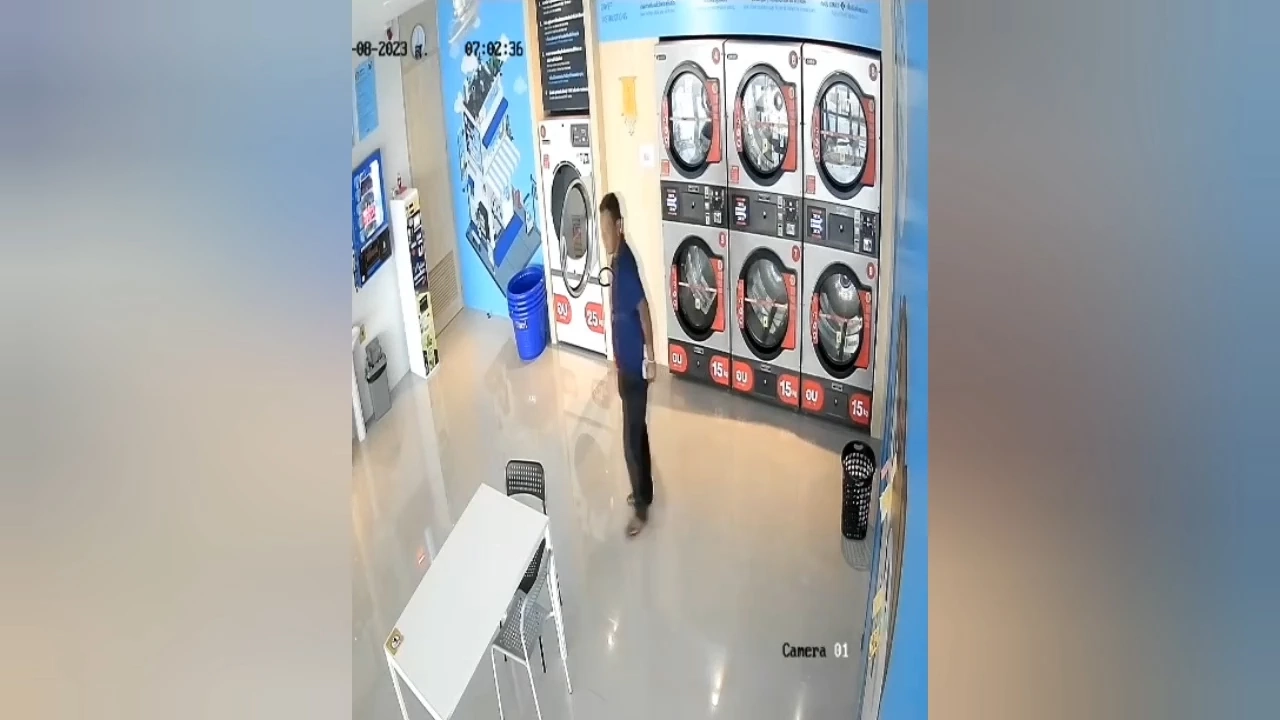 เปิดคลิปชัดโจรโรคจิตย่องฉกชุดชั้นในหญิงร้านซักผ้า