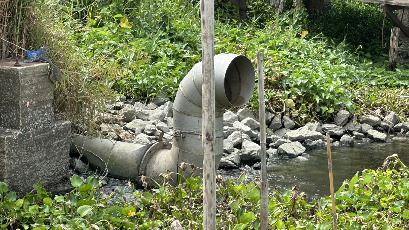 ชาวบ้านสุดทน โรงงานกระดาษปล่อย "น้ำเสีย" ลงแม่น้ำ ร้องเรียนแล้วไร้ผล