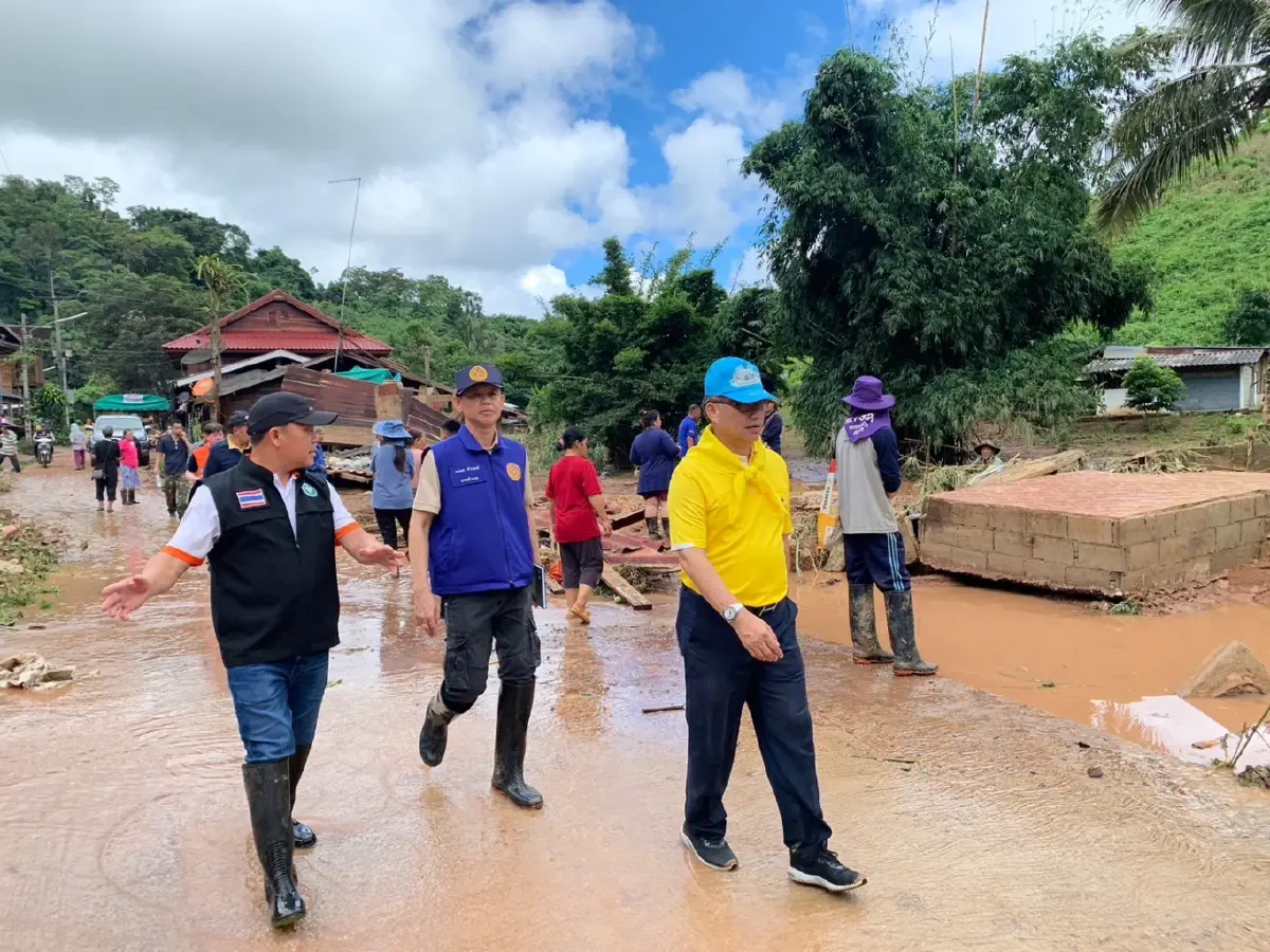 น้ำป่าซัดสะพานสายดอกคำใต้-เชียงม่วนขาด เจอ 4 ศพน้ำพัดหาย เหลือ 1 ยังหาไม่พบ