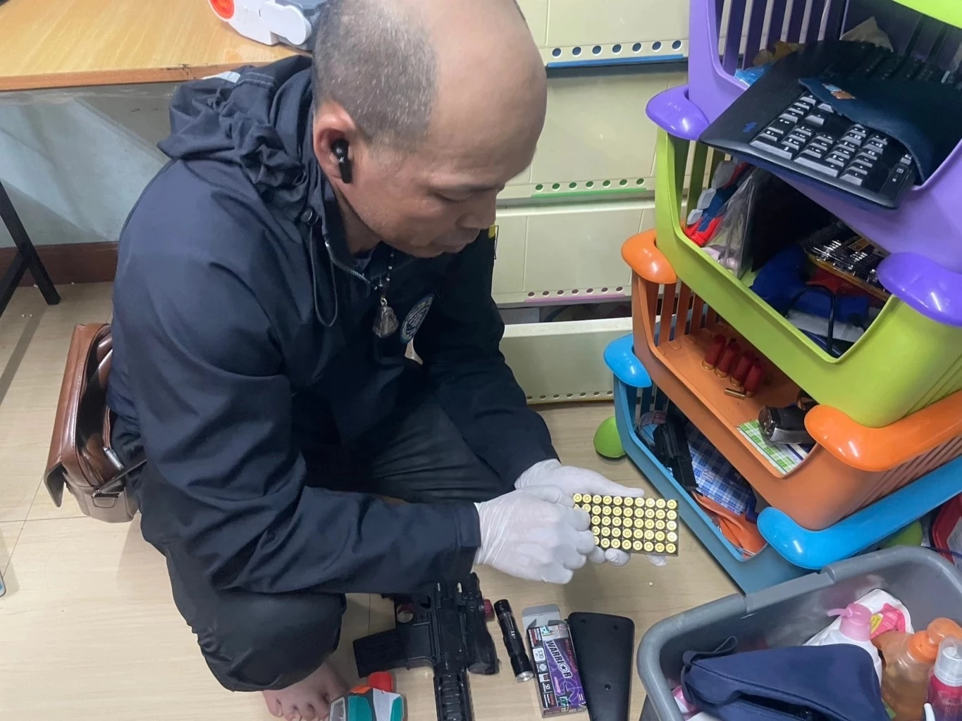 เผยโฉมหน้าเจ้าหน้าที่ตำรวจ 2 นาย ผู้เจรจากับผู้ก่อเหตุยิงกลางห้างพารากอน