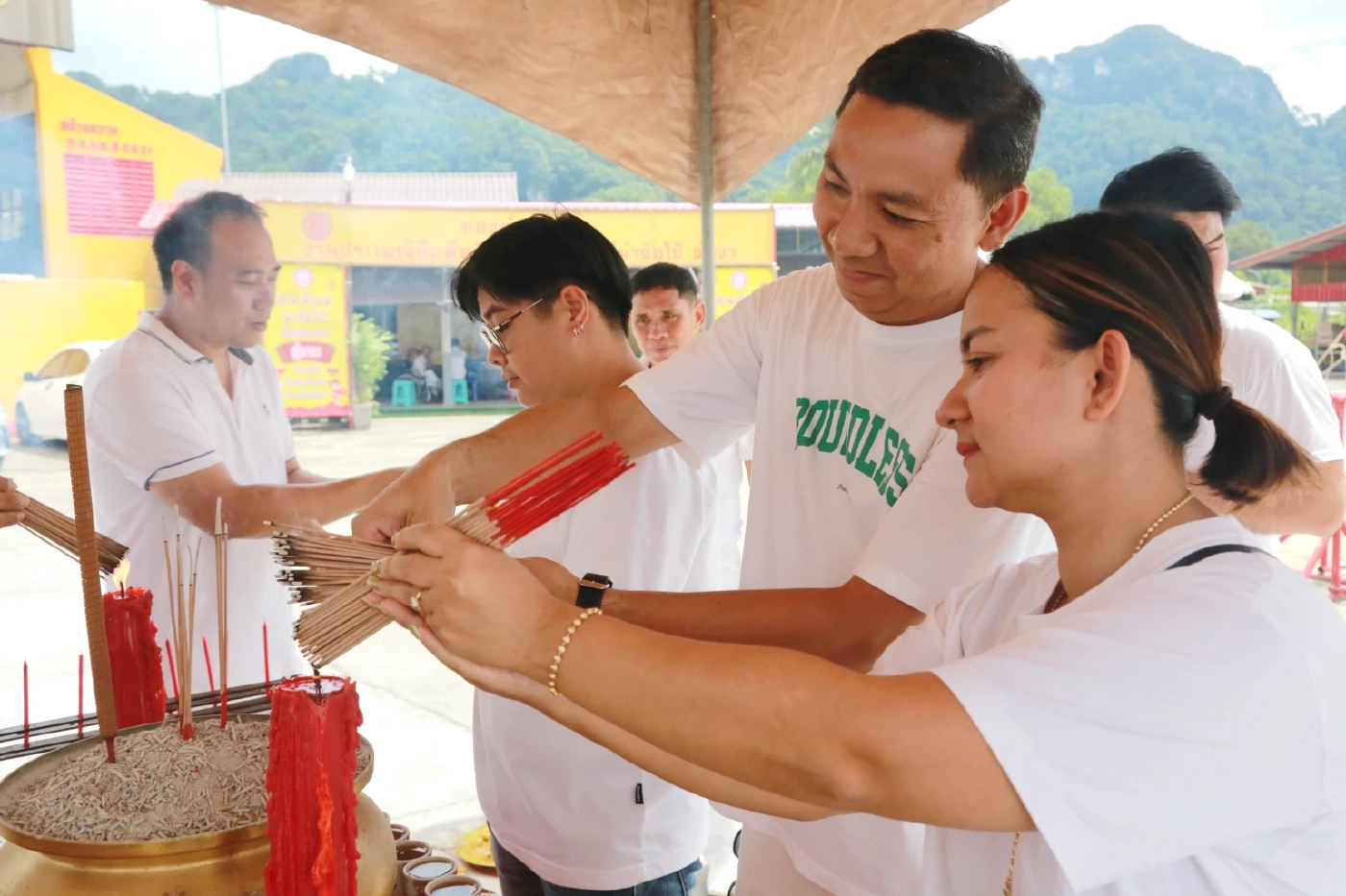แห่ไหว้ขอพร "ศาลเจ้าแม่ม่าจ้อโป๋" เสริมสิริมงคล ช่วงเทศกาลถือศีลกินผัก