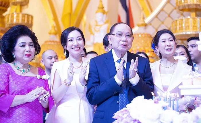 เปิดเส้นทางนักธุรกิจหญิงคนเก่ง "น้ำผึ้ง จารุวรรณ โชติเทวัญ" ทายาทสหฟาร์ม