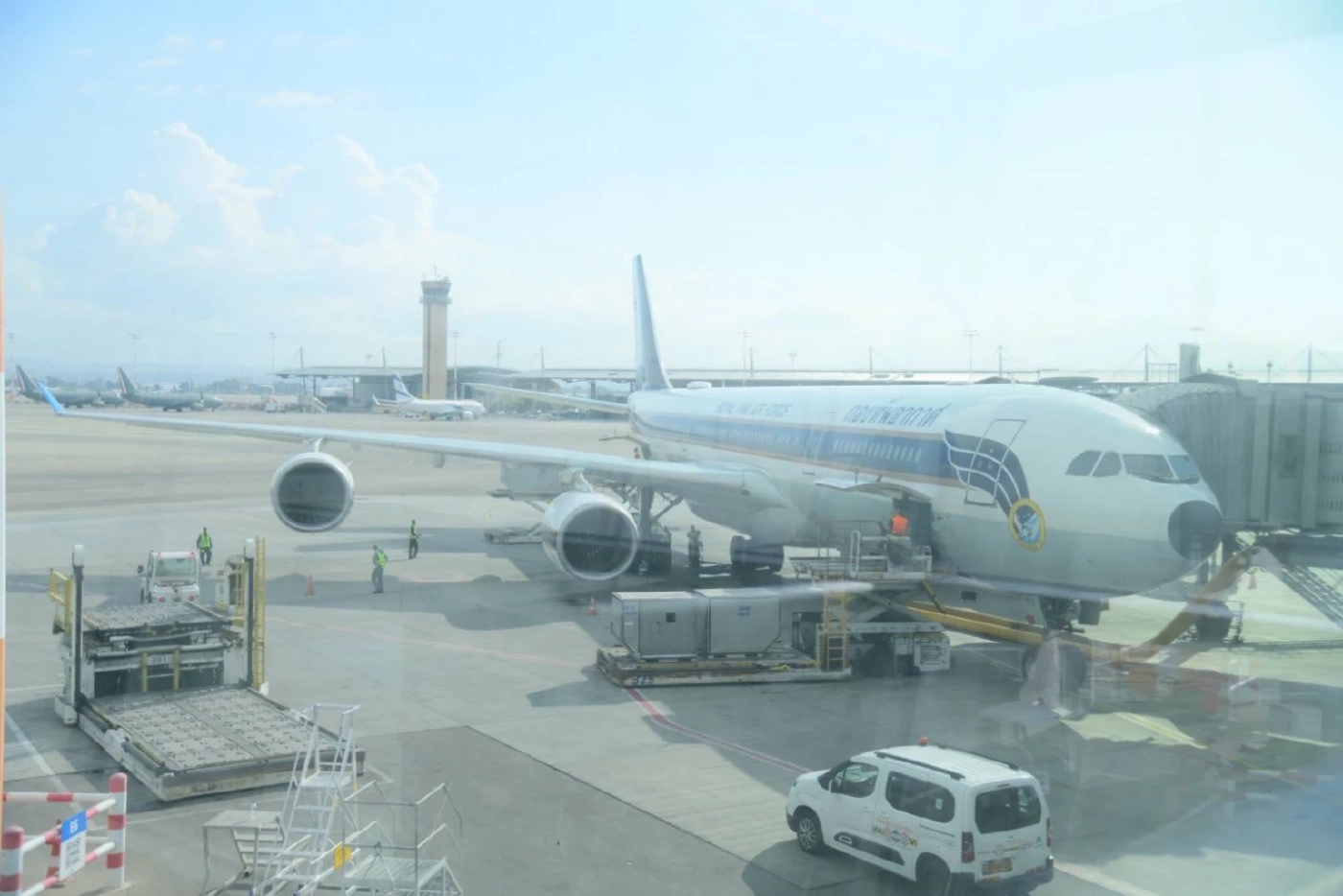 "รมว.กลาโหม" ต้อนรับ 130 คนไทย ชุด 4 กลับสู่มาตุภูมิ อีก 6 พันคนภายในต.ค.นี้