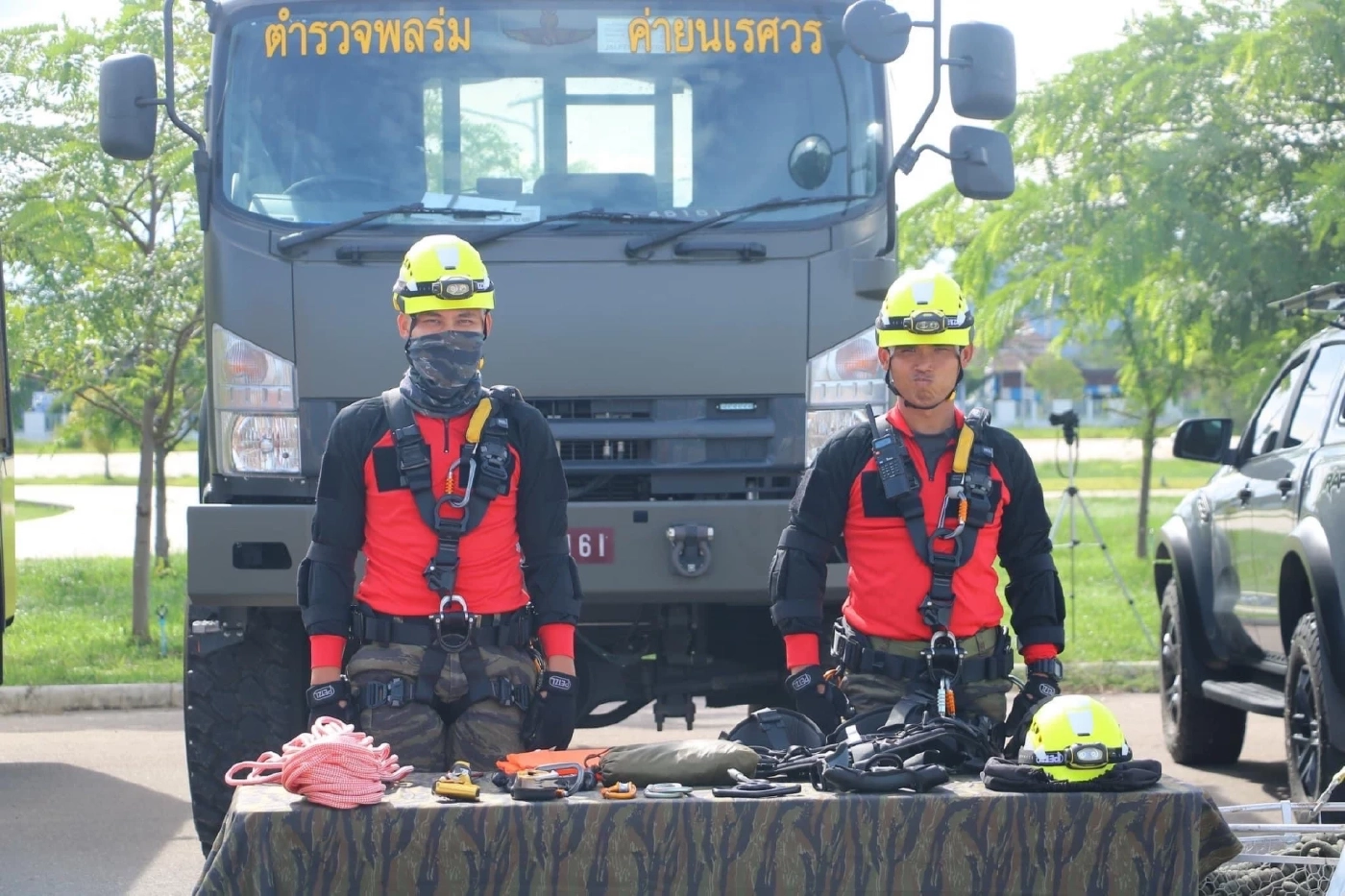 ผบ.ตร.ตรวจเยี่ยม-ให้กำลังใจ "ตำรวจพลร่ม ค่ายนเรศวร"