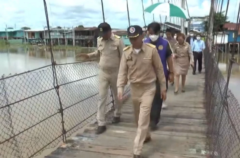 "แม่น้ำยม" เอ่อล้นตลิ่ง ท่วมบ้านเรือนพื้นที่ลุ่มต่ำ 134 หลังคาเรือน