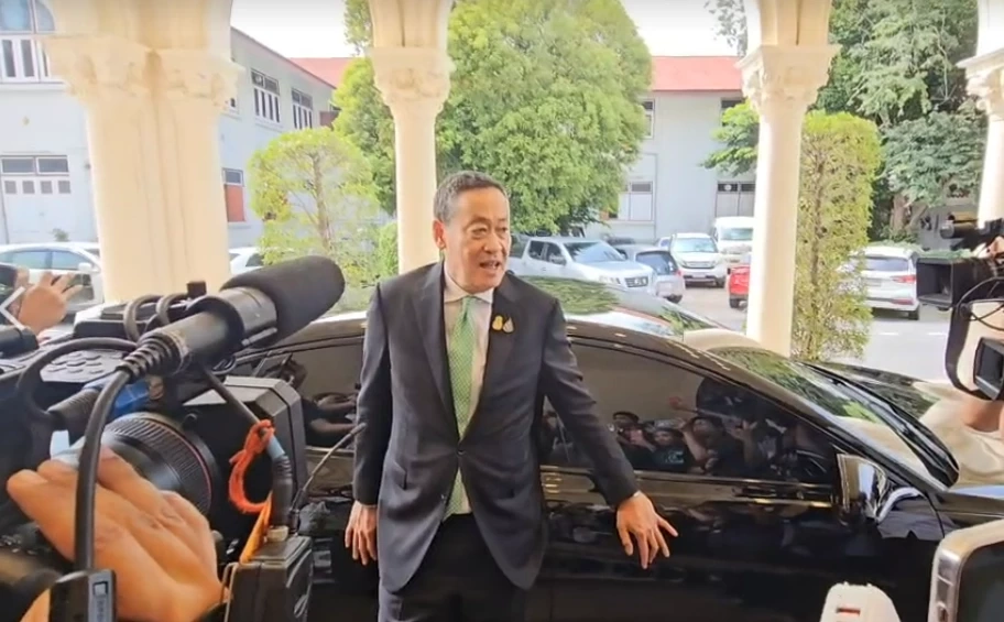 นายเศรษฐา ทวีสิน นายกรัฐมนตรี และ รมว.คลัง