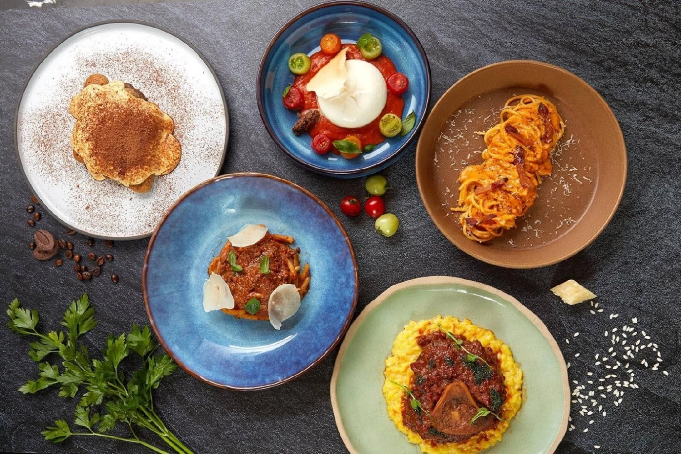 อร่อยเลาะริมชายฝั่งทะเลเมดิเตอร์เรเนียนที่ ลา ทาโวลา (La Tavola)