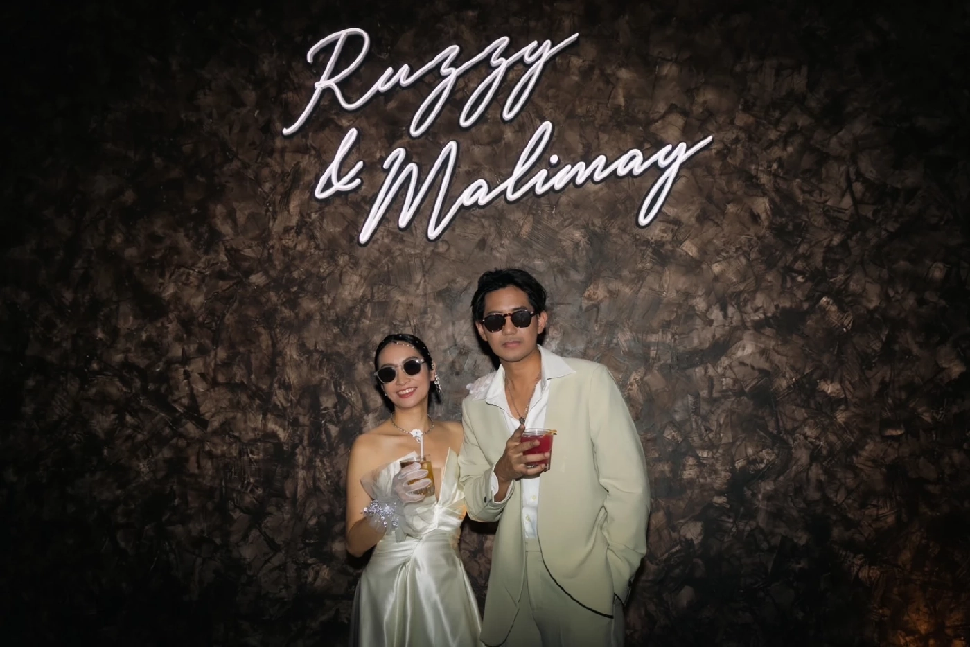 โมเมนต์สุดซึ้ง รัฐ Tattoo Colour ควงแฟนสาววิวาห์หวานขอเป็นสามีที่ดีที่สุด