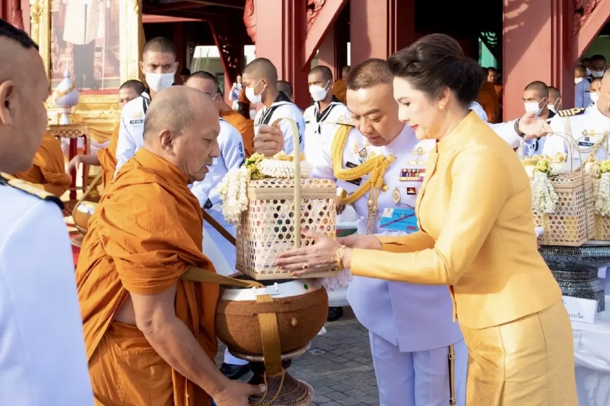 "กลาโหม-เหล่าทัพ" จัดกิจกรรม "วันนวมินทรมหาราช" ร่วมน้อมรำลึกในหลวง ร.9