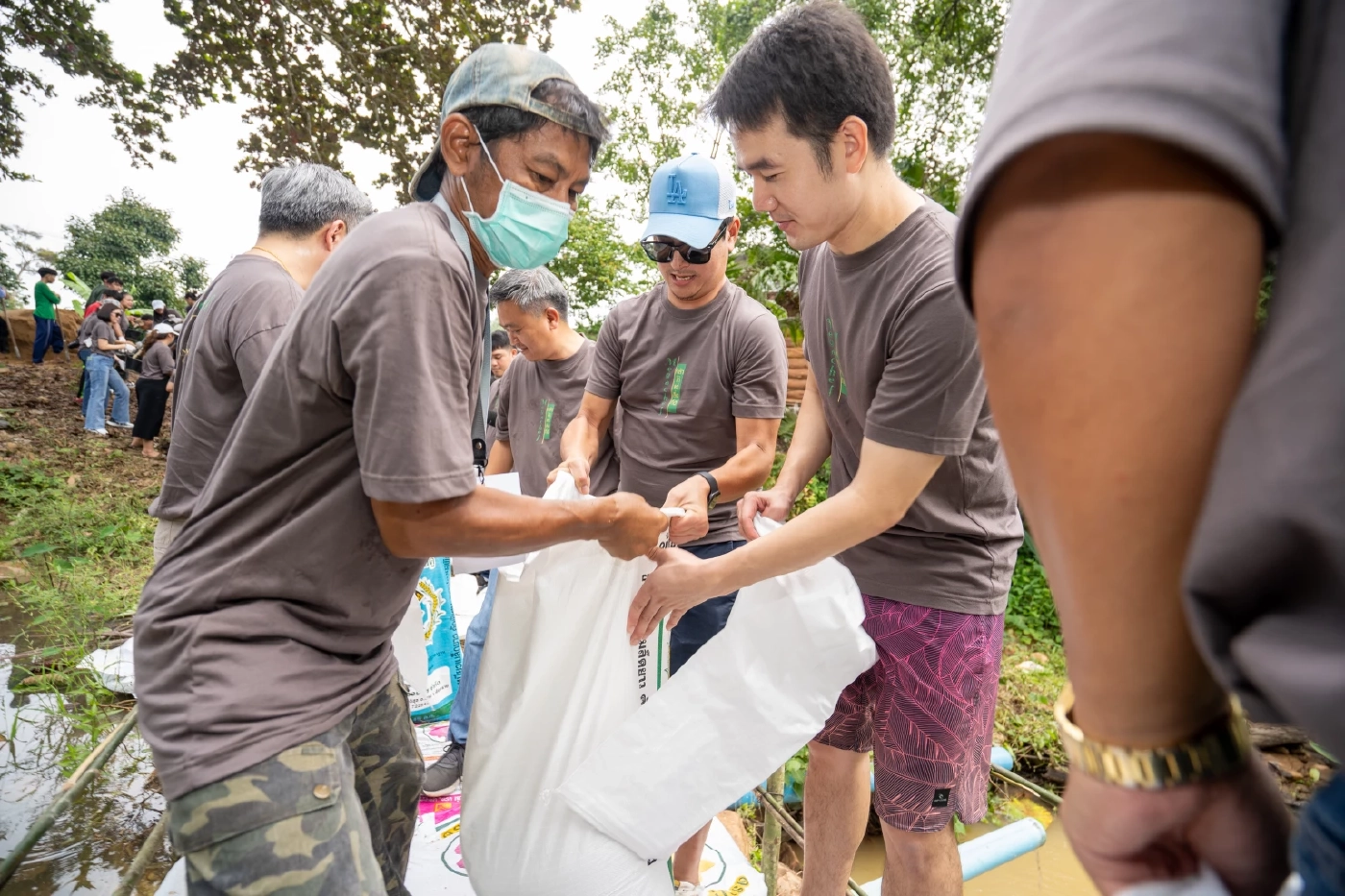 เมกาเชฟ คืนความสมบูรณ์ให้ระบบนิเวศน์ “ปลุกพลัง สร้างจิตอาสา ทำฝายชะลอน้ำ”