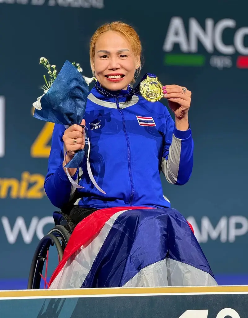 "สายสุนีย์" ปราบสาวโสมขาวซิวทองศึกวีลแชร์ฟันดาบโลก