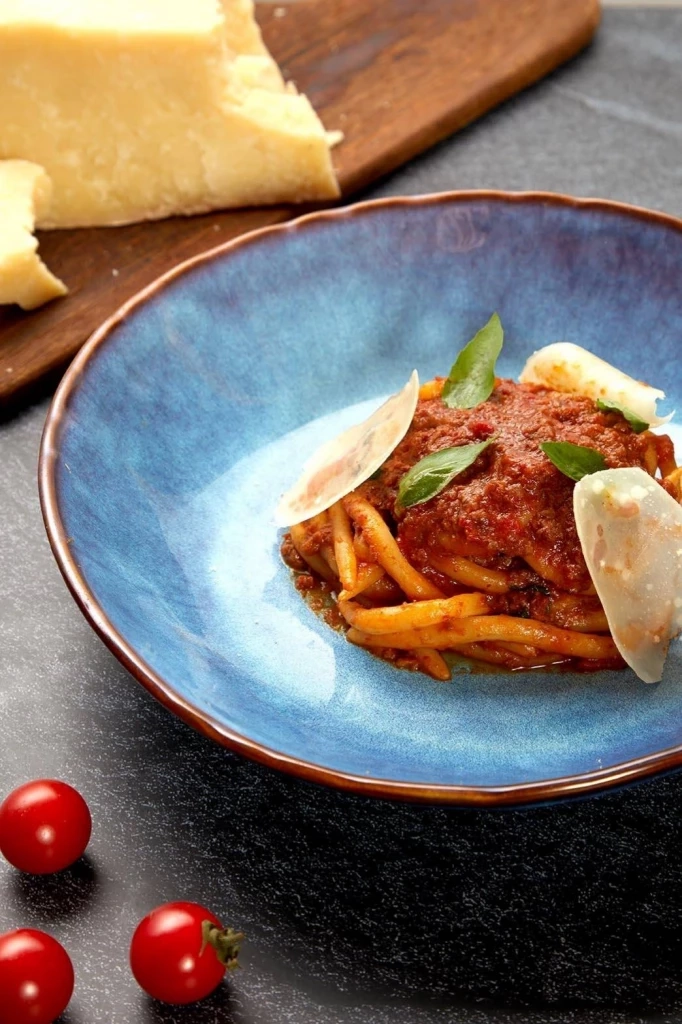 อร่อยเลาะริมชายฝั่งทะเลเมดิเตอร์เรเนียนที่ ลา ทาโวลา (La Tavola)