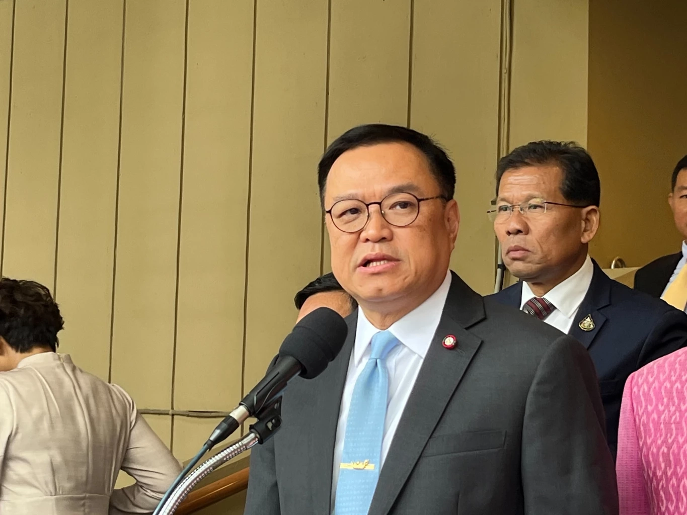 มท. ออก 8 มาตรการ คุมอาวุธปืน-เครื่องกระสุน-บีบีกัน คุมกำเนิดร้านปืนเกิดใหม่