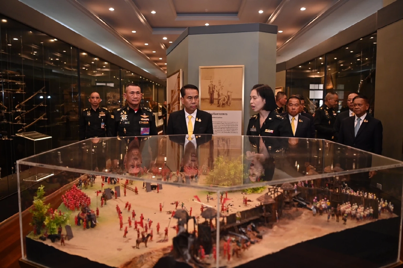 "กองทัพบก" โร่แจงภาพ "สุทิน" นั่งบนปืนแก๊ตลิ่ง ยันเป็นปืนโบราณ ซื้อสมัย ร.5