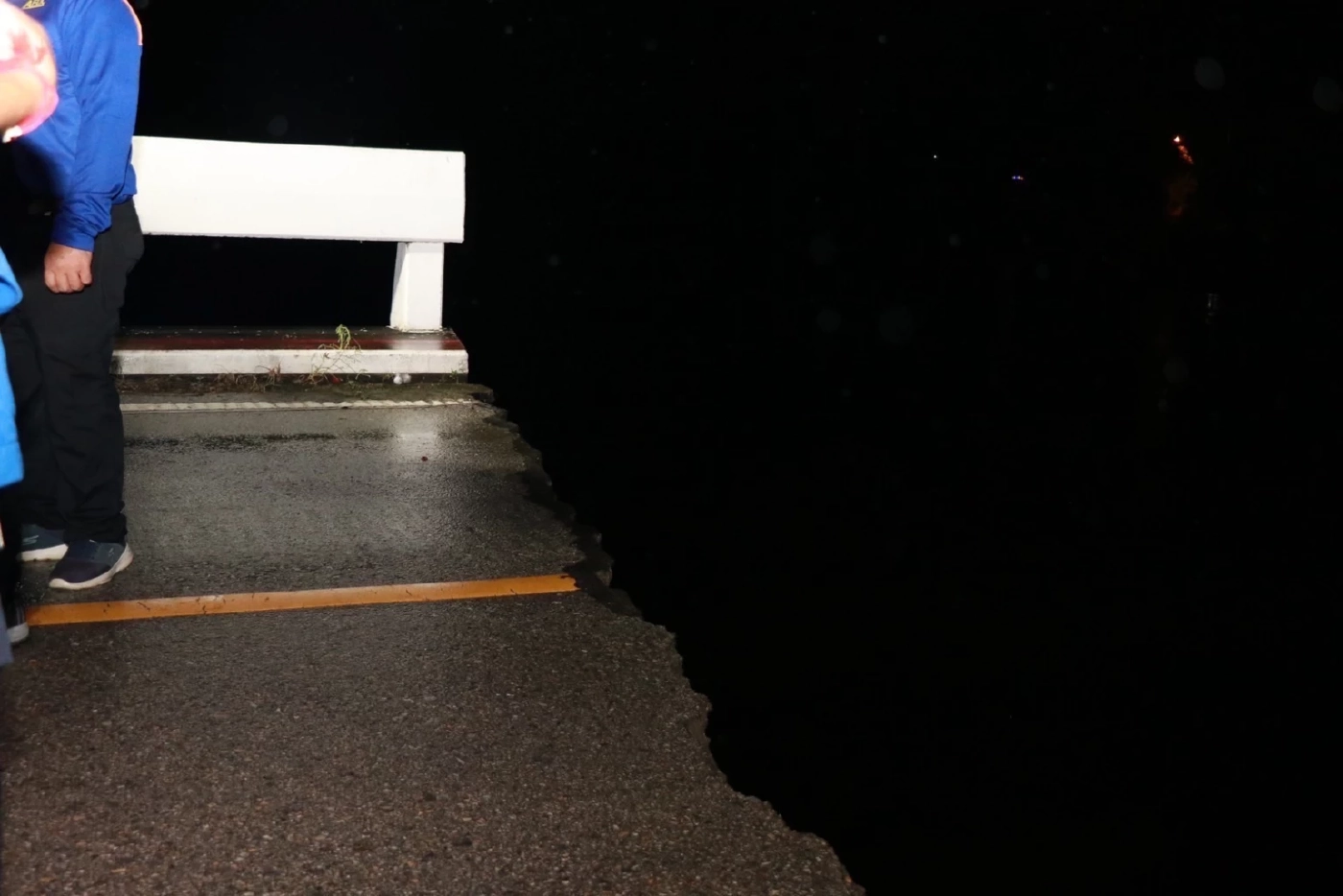 โยธาฯ วางแผนซ่อมสะพานข้ามแม่น้ำปิง ที่ถูกกระแสน้ำพัดขาด คาดใช้เวลา 1 ปี