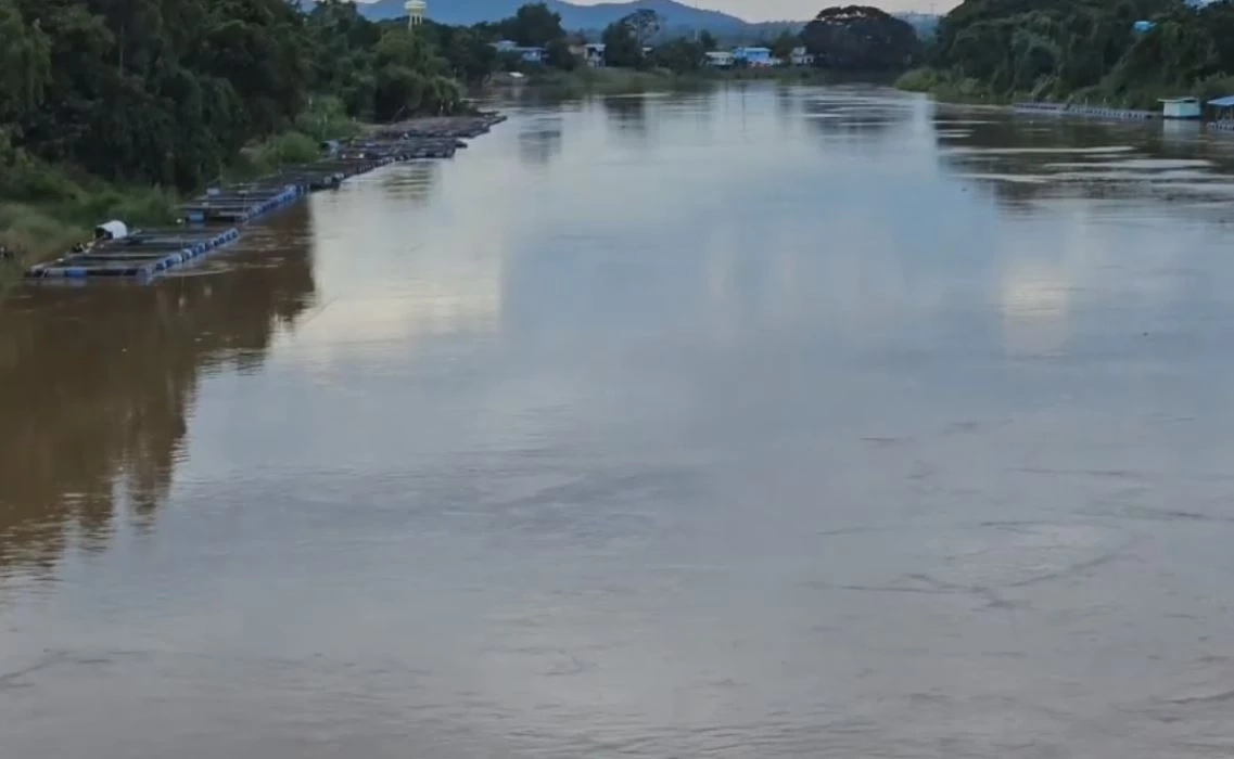 "น้ำน่าน" ไหลเชี่ยว พัดกระชังปลาหลุด ไหลตามน้ำ เสียหายนับล้าน