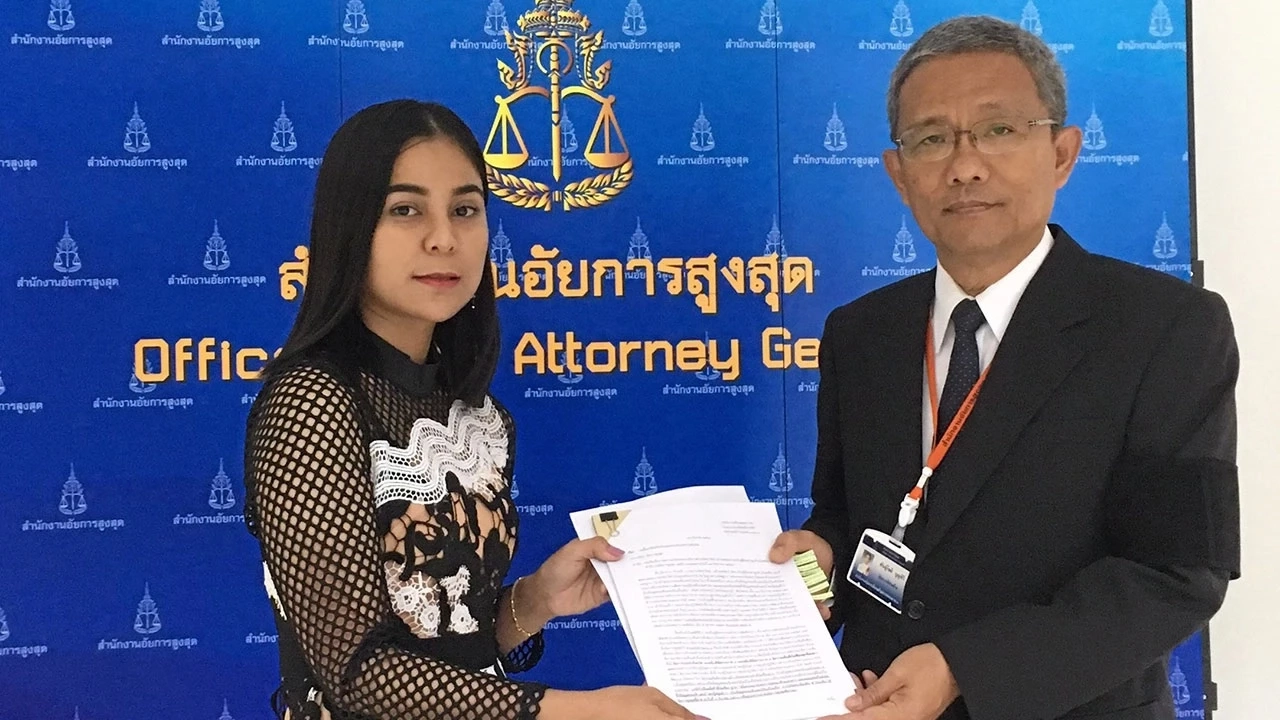 น.ส.นริศราวัลถ์ แก้วนพรัตน์ 