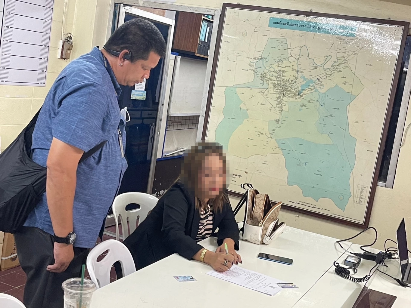 รวบช่างเสริมสวย สวมรอยเป็นหมอกระเป๋า ฉีดหน้าเหยื่อตาหวิดบอด