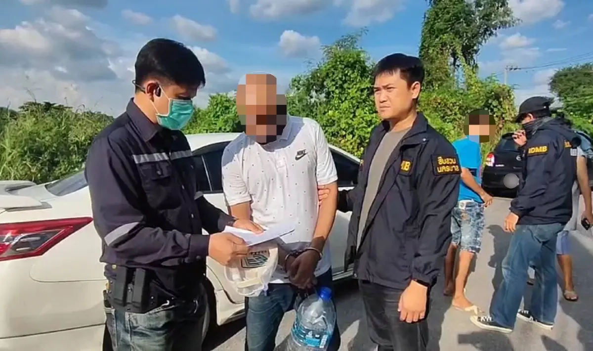 สืบนครบาลจับกุม 2 ผัวเมียรับจ้างเปิดบัญชีม้าเป็นอาชีพกว่า 18 บัญชี