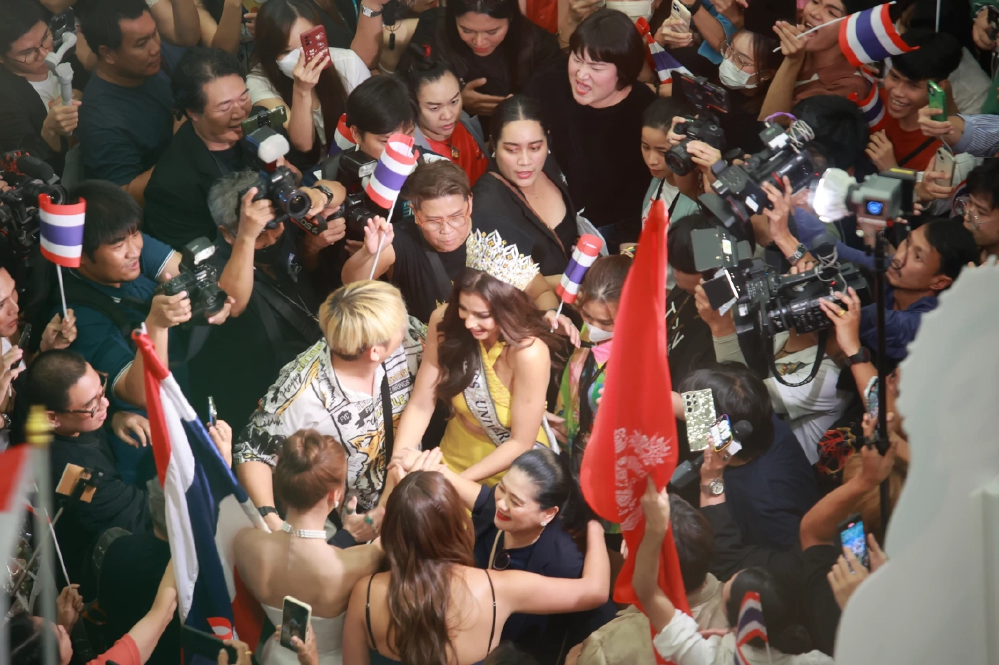 ส่งไปสู่จักรวาล “แอนโทเนีย” บินลัดฟ้าเตรียมสู้ศึก Miss Universe