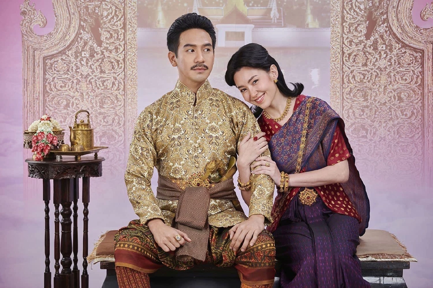 เกาะจอรอชม โป๊ป -เบลล่า สวมบทบาทแฝดสุดท้าทายในละคร "พรหมลิขิต"