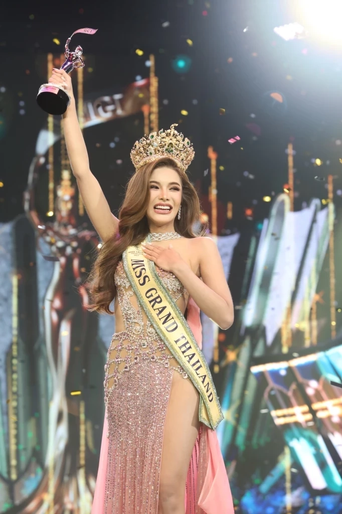 ลุ้น 4 สาว 4 เวที ใครจะได้มงใหญ่ไปครอง