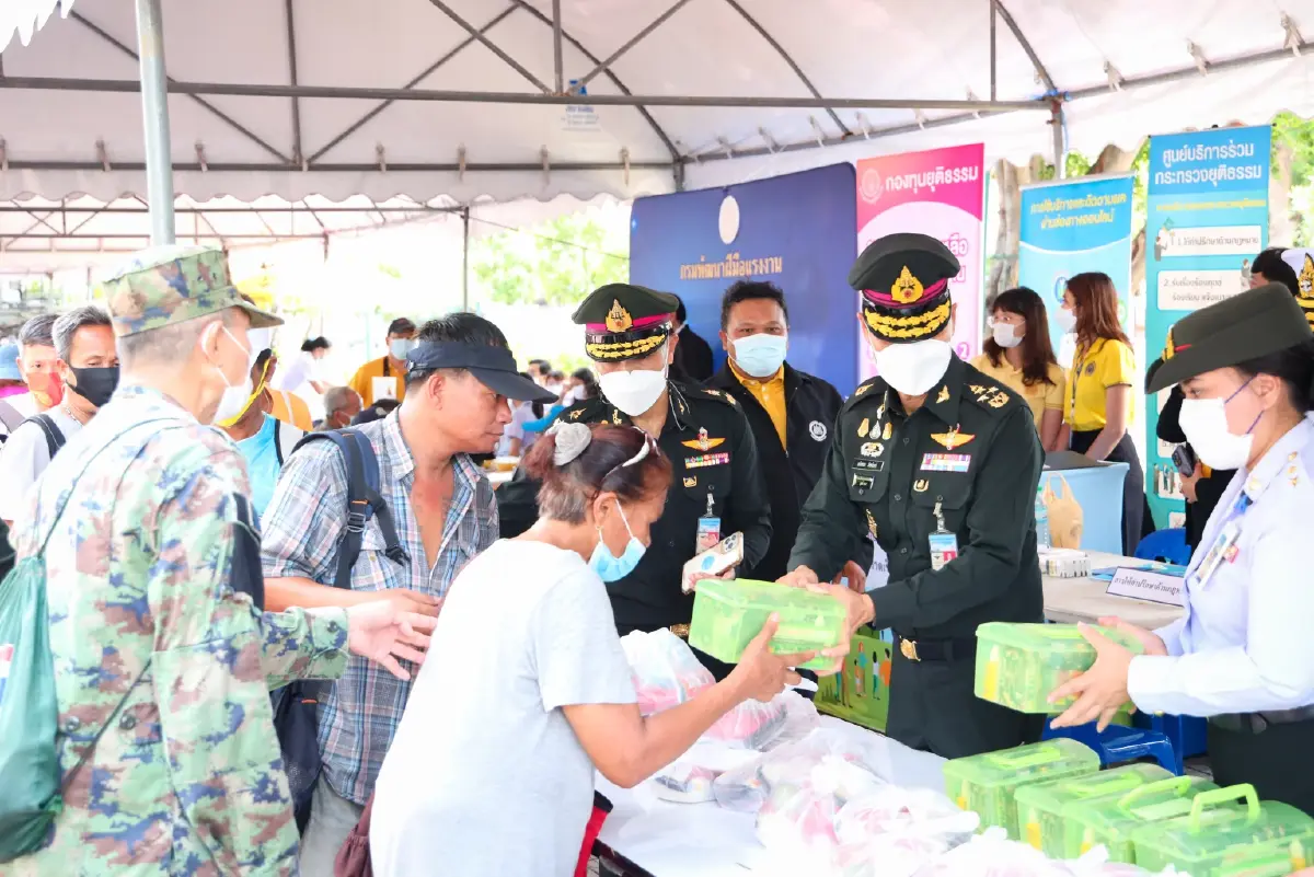 "กลาโหม-เหล่าทัพ" จัดกิจกรรม "วันนวมินทรมหาราช" ร่วมน้อมรำลึกในหลวง ร.9
