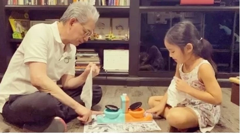 'คุณพ่อแอฟ ทักษอร' คุณพ่ออนุสสอนน์ ภักดิ์สุขเจริญ