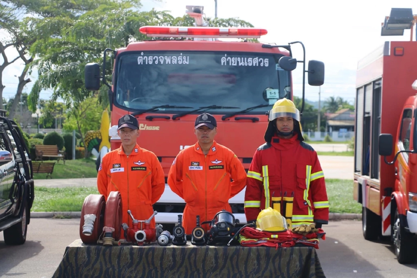 ผบ.ตร.ตรวจเยี่ยม-ให้กำลังใจ "ตำรวจพลร่ม ค่ายนเรศวร"