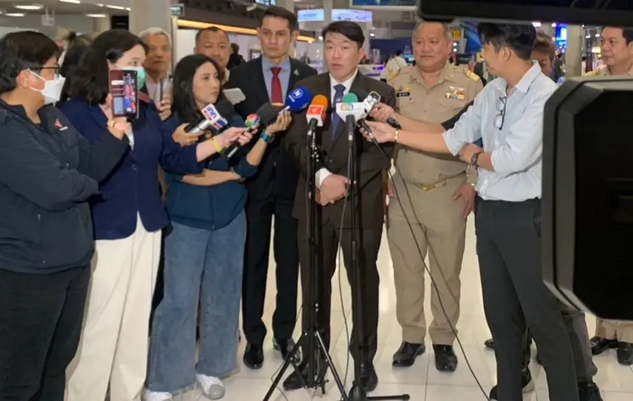  นายสิริพงศ์ อังคสกุลเกียรติ ผู้ช่วยรัฐมนตรีว่าการกระทรวงศึกษาธิการ 