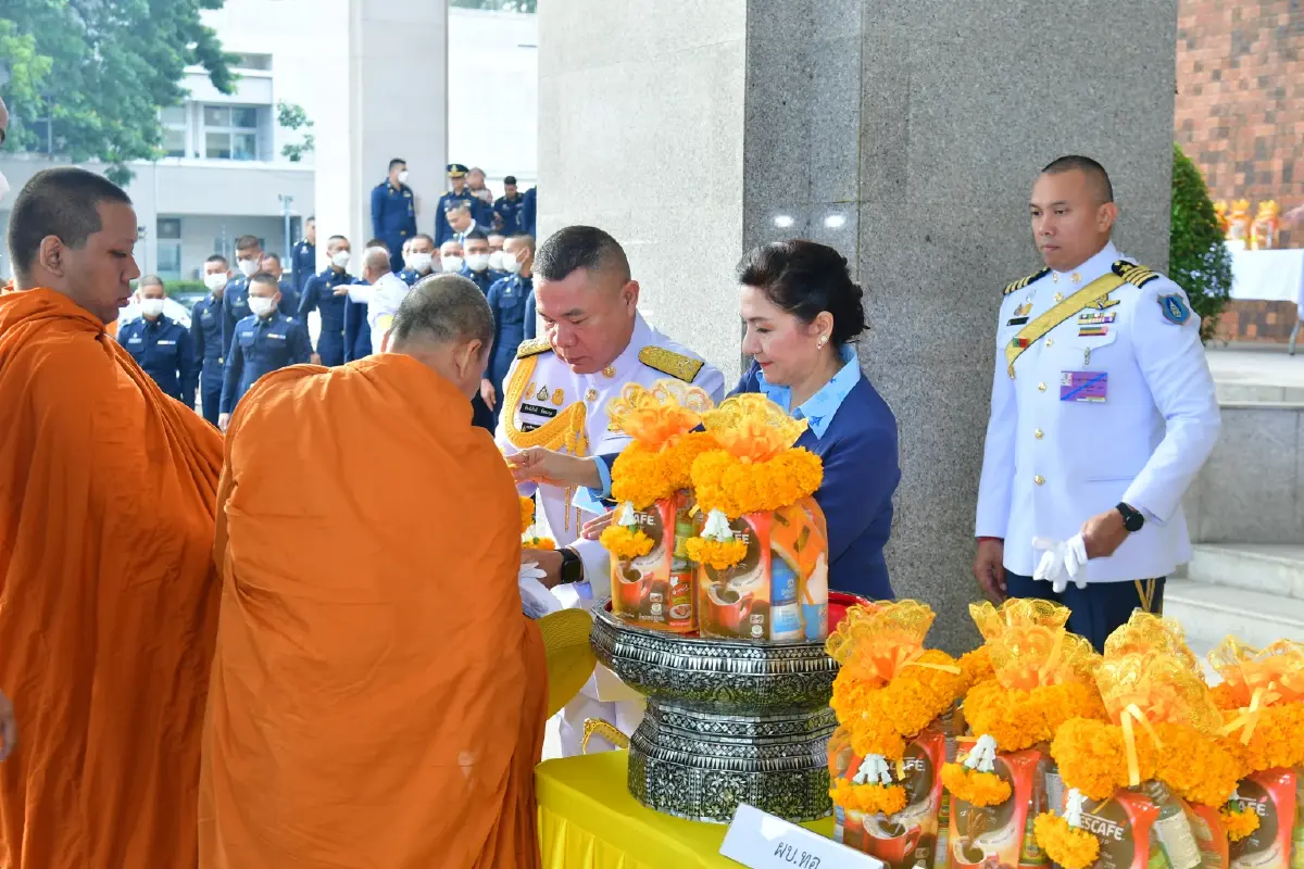 "กลาโหม-เหล่าทัพ" จัดกิจกรรม "วันนวมินทรมหาราช" ร่วมน้อมรำลึกในหลวง ร.9